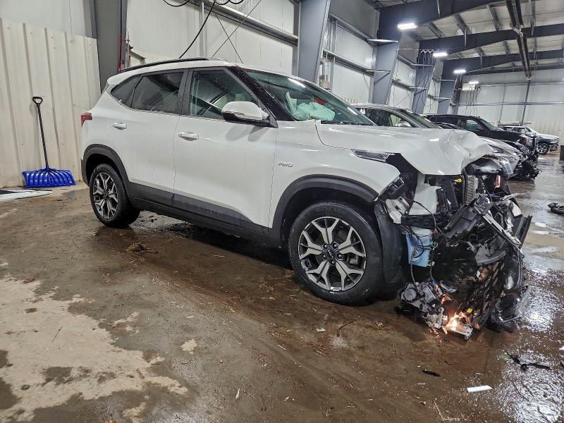 Фото 4 - KIA SELTOS