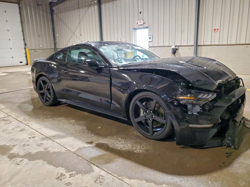 Фото 4 - FORD MUSTANG