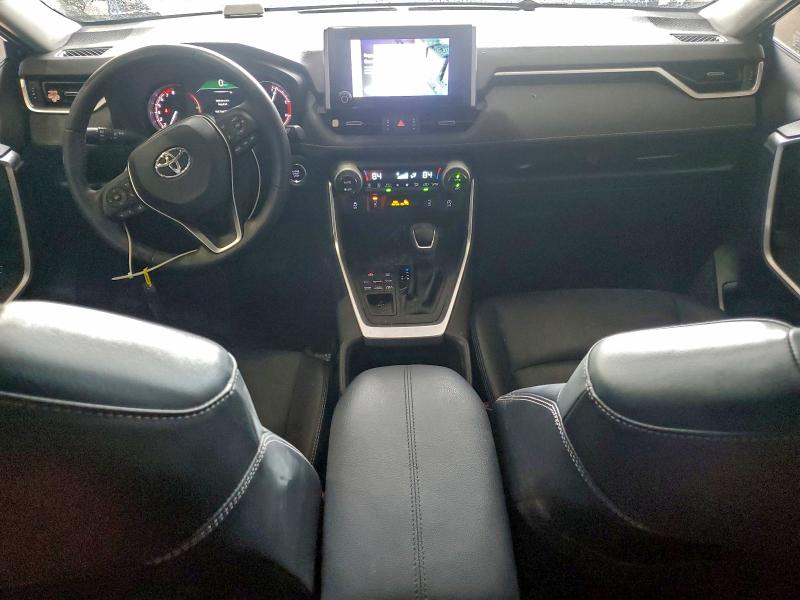 Фото 8 - TOYOTA RAV4