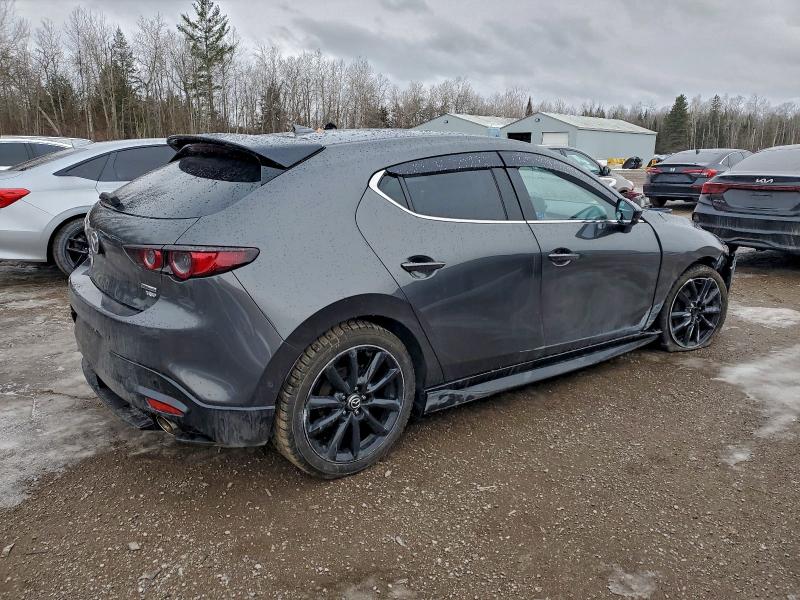 Фото 3 - MAZDA 3