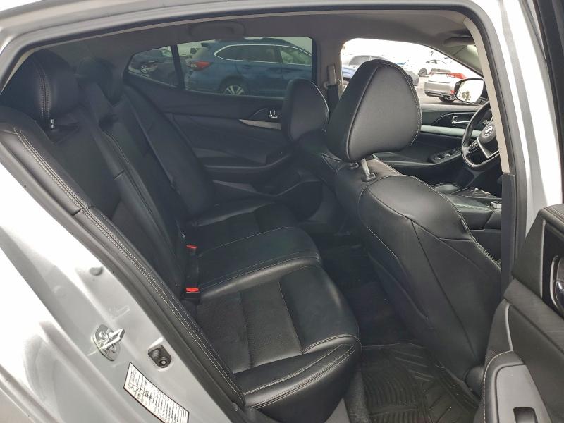 Фото 10 - NISSAN MAXIMA