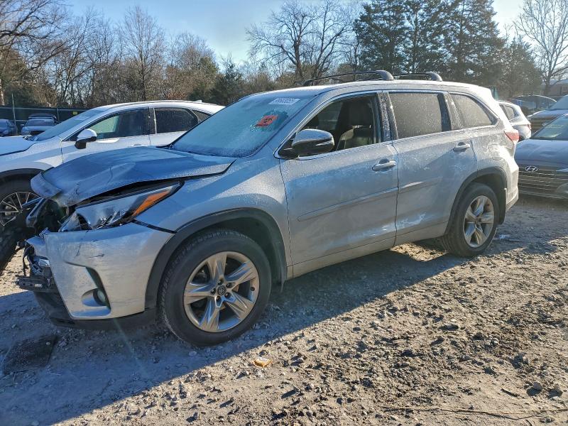 Фото 1 - TOYOTA HIGHLANDER