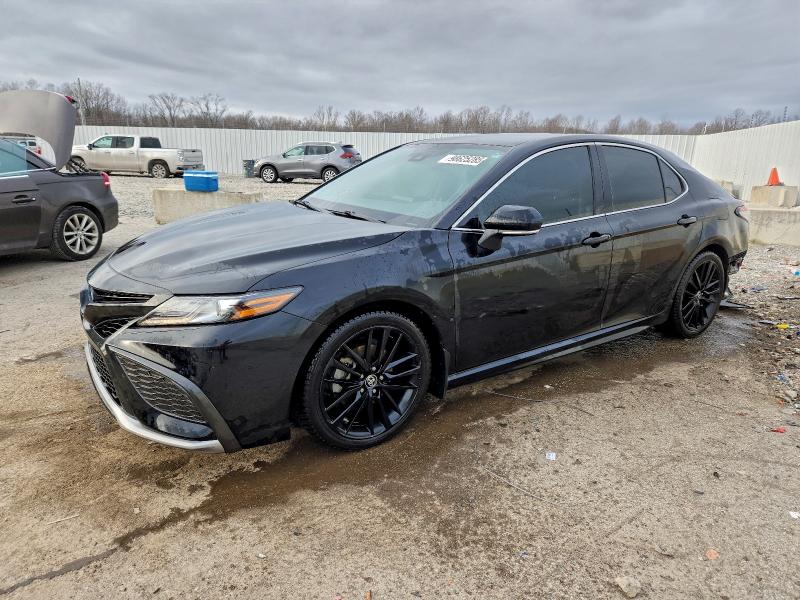 Фото 1 - TOYOTA CAMRY
