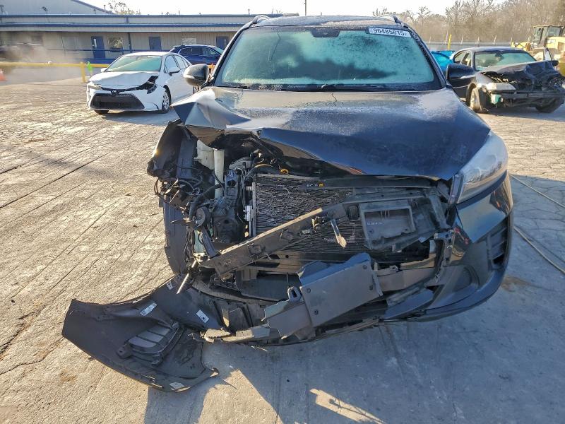 Фото 5 - KIA SORENTO