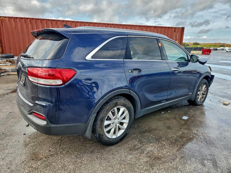 Фото 3 - KIA SORENTO