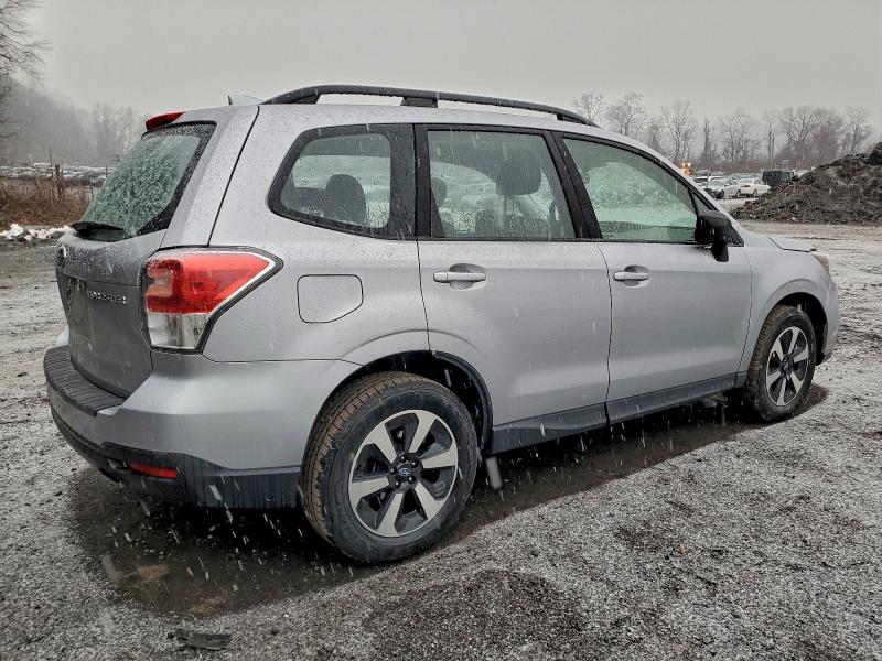 Фото 3 - SUBARU FORESTER