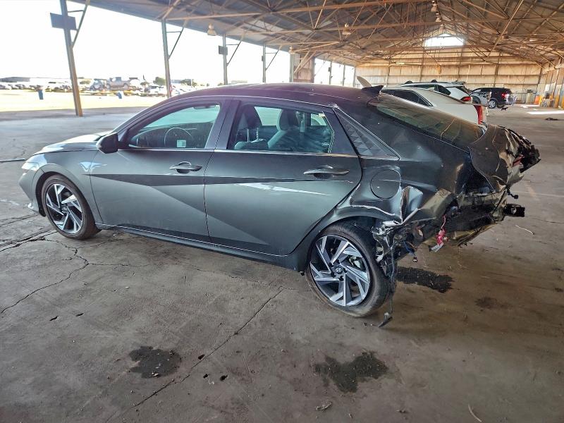 Фото 2 - HYUNDAI ELANTRA