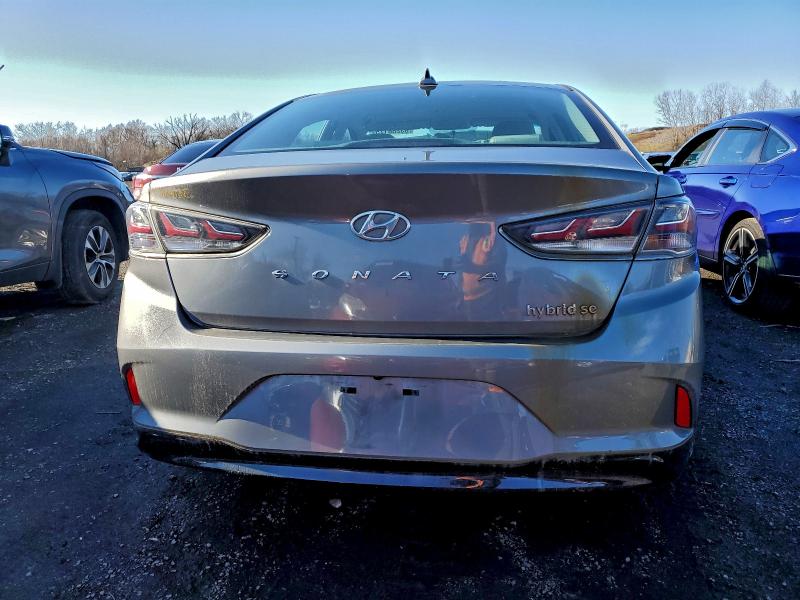 Фото 6 - HYUNDAI SONATA