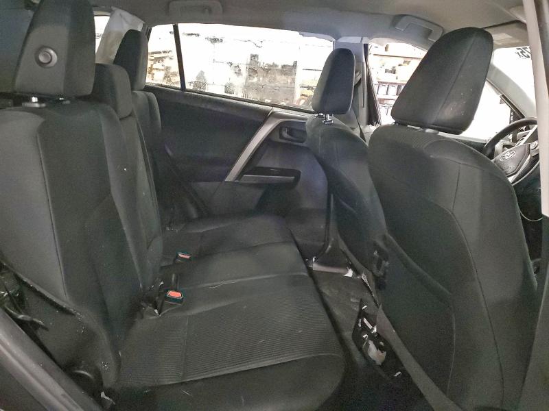 Фото 11 - TOYOTA RAV4