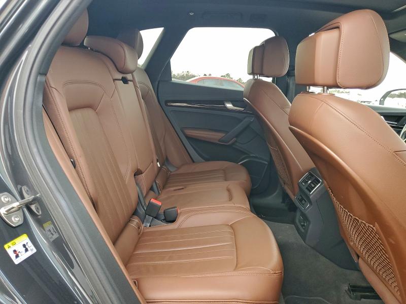 Фото 11 - AUDI Q5