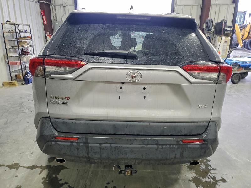 Фото 6 - TOYOTA RAV4