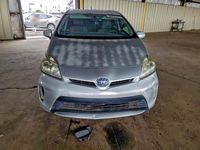 Фото 5 - TOYOTA PRIUS