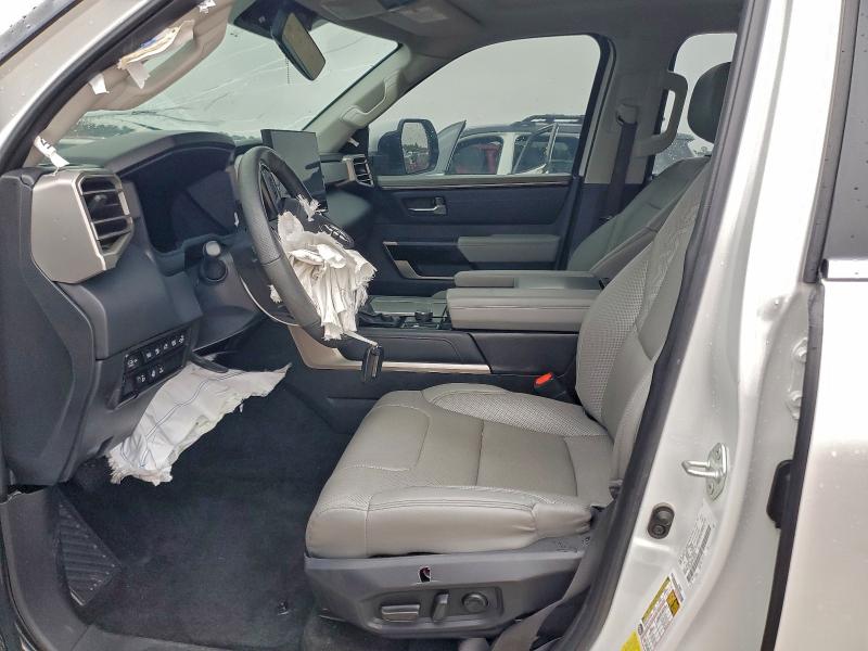 Фото 7 - TOYOTA SEQUOIA