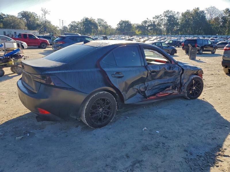 Фото 3 - LEXUS IS