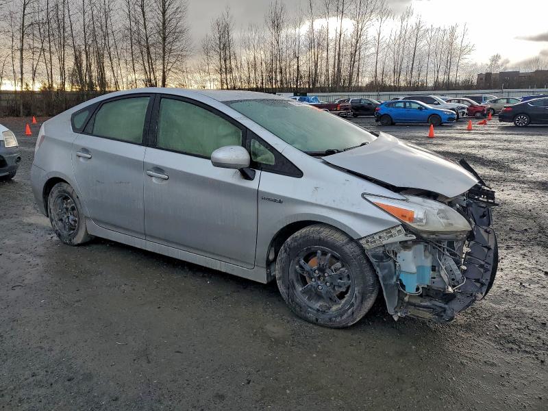 Фото 4 - TOYOTA PRIUS