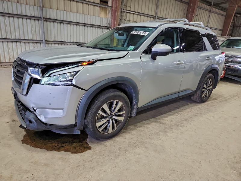 Фото 1 - NISSAN PATHFINDER