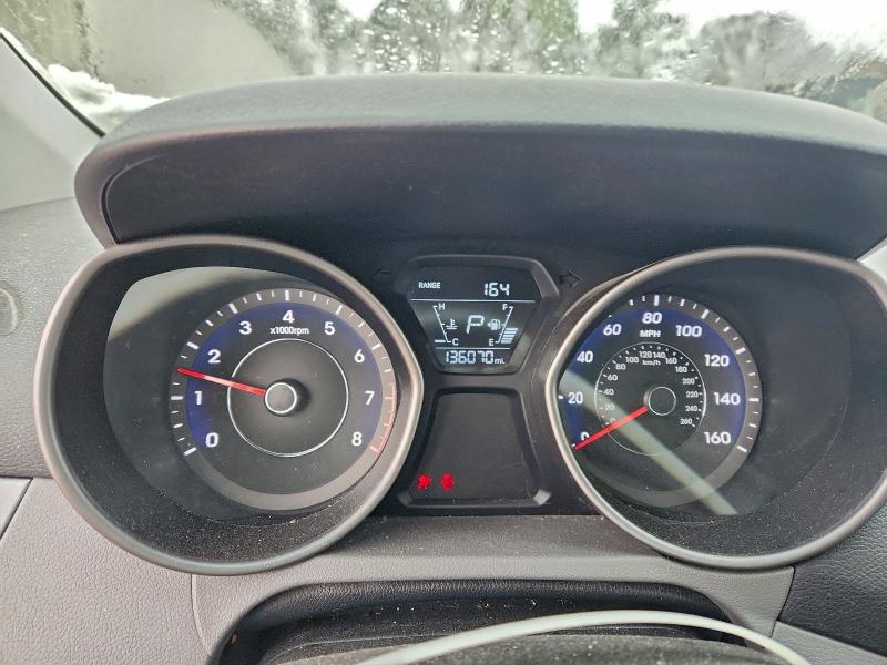 Фото 9 - HYUNDAI ELANTRA