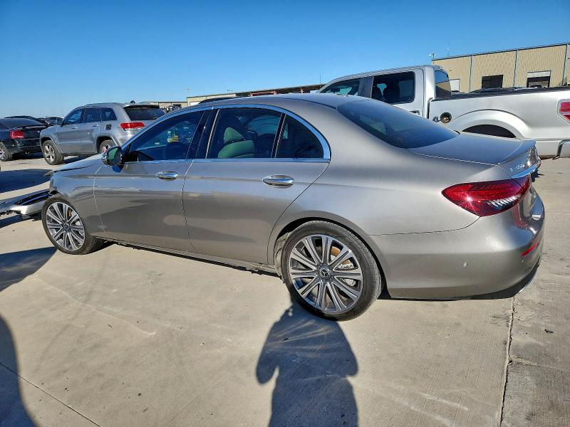 Фото 2 - MERCEDES-BENZ E-CLASS