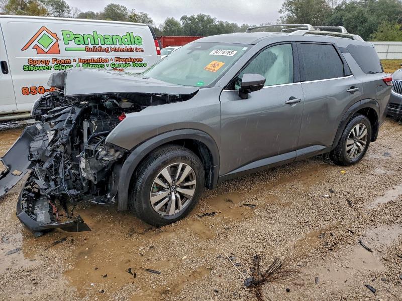 Фото 1 - NISSAN PATHFINDER