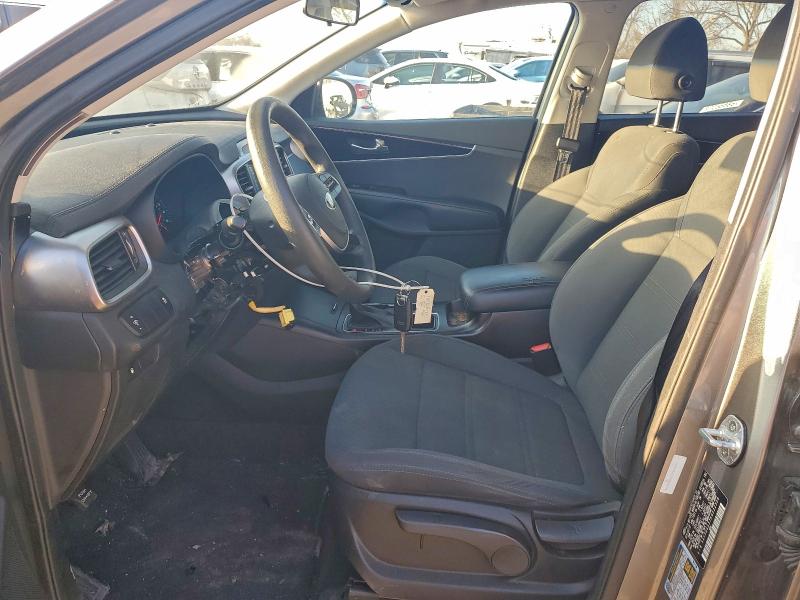 Фото 7 - KIA SORENTO