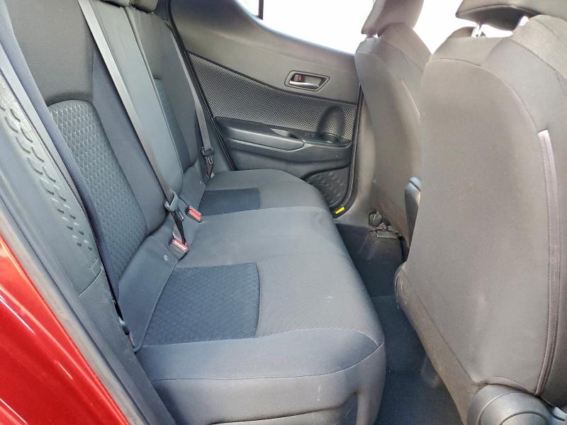 Фото 11 - TOYOTA C-HR