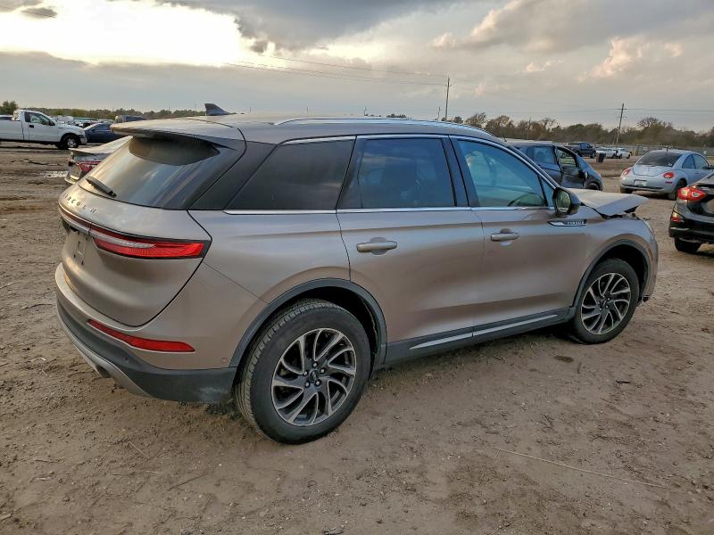 Фото 3 - LINCOLN CORSAIR