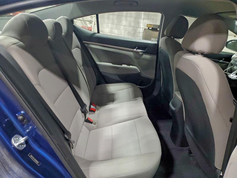 Фото 10 - HYUNDAI ELANTRA