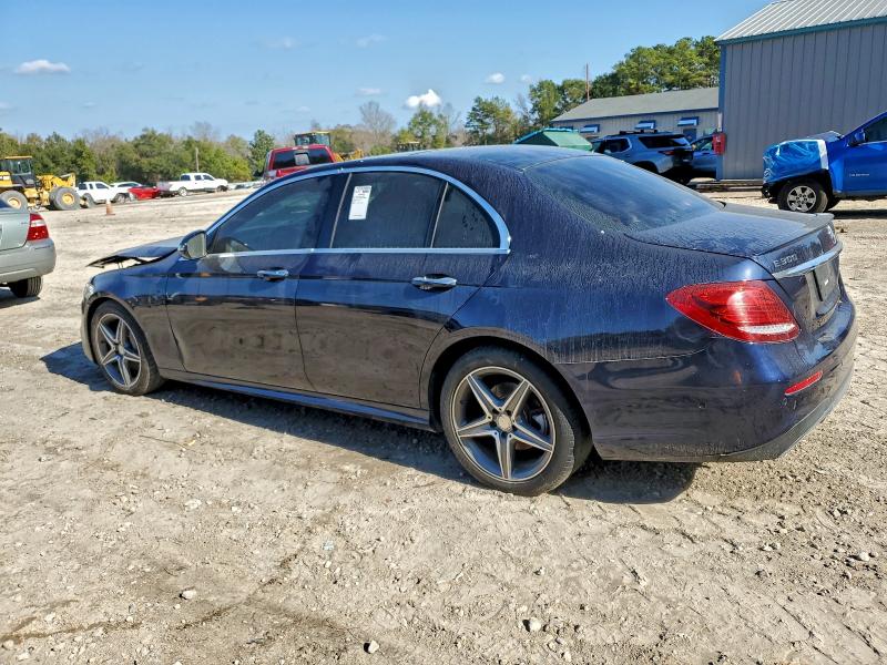 Фото 2 - MERCEDES-BENZ E-CLASS