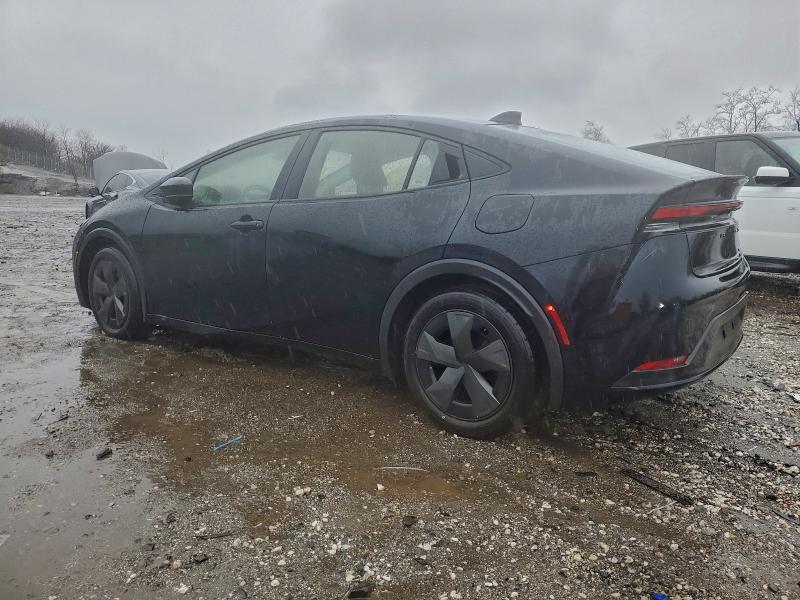 Фото 2 - TOYOTA PRIUS