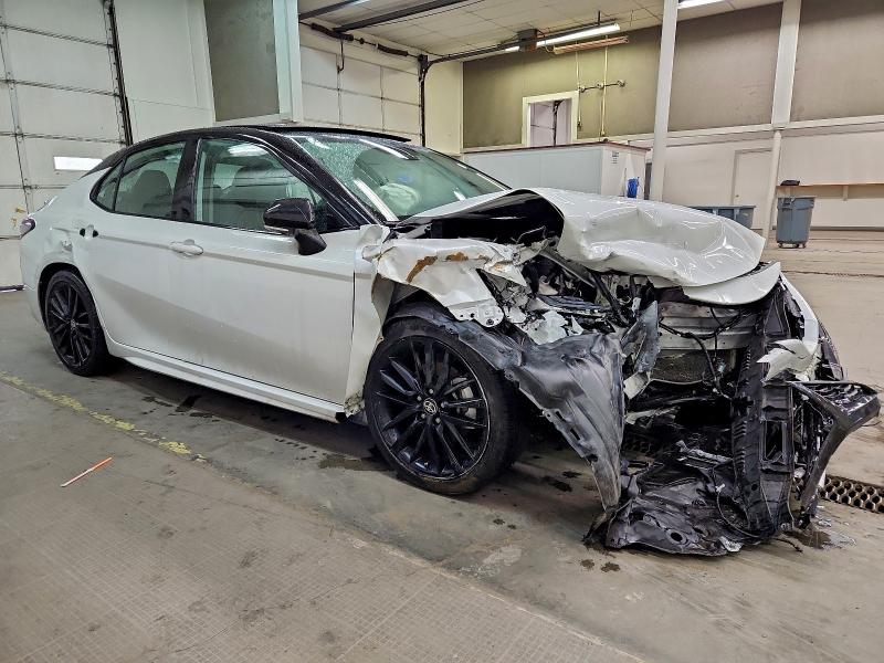 Фото 4 - TOYOTA CAMRY