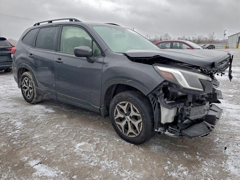 Фото 4 - SUBARU FORESTER