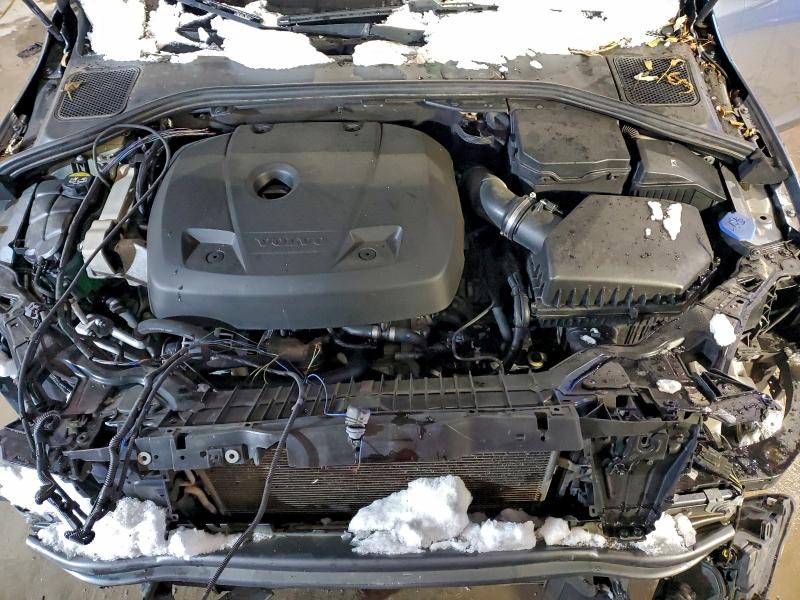 Фото 11 - VOLVO V60