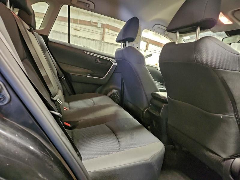 Фото 11 - TOYOTA RAV4