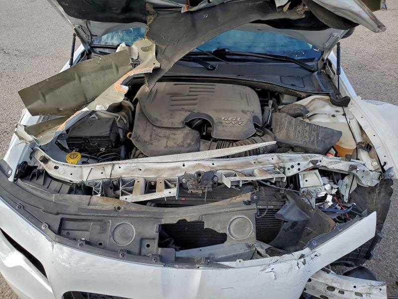 Фото 11 - CHRYSLER 300