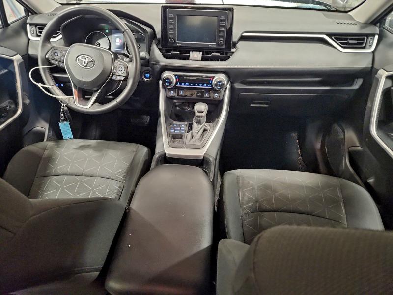 Фото 8 - TOYOTA RAV4