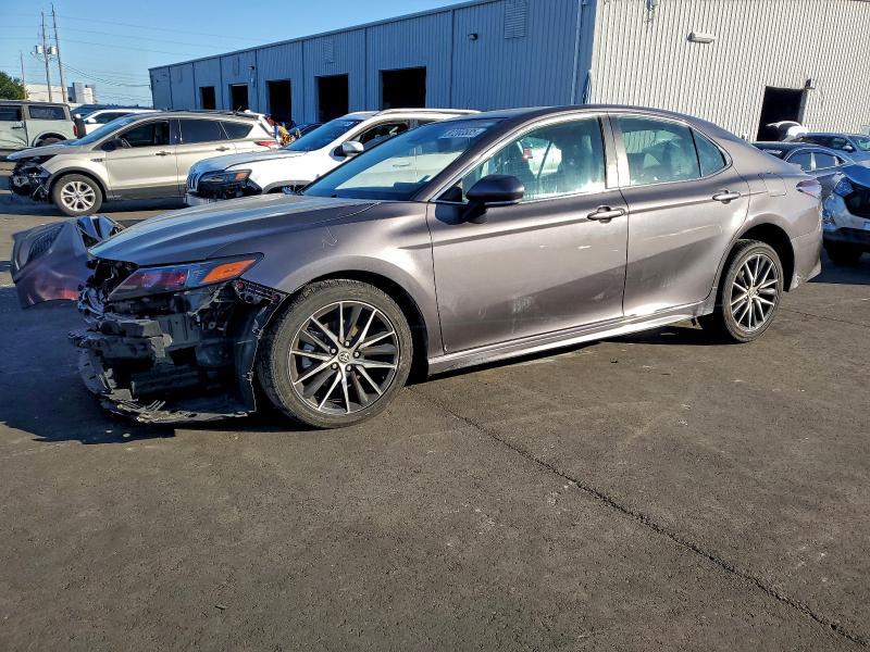 Фото 1 - TOYOTA CAMRY