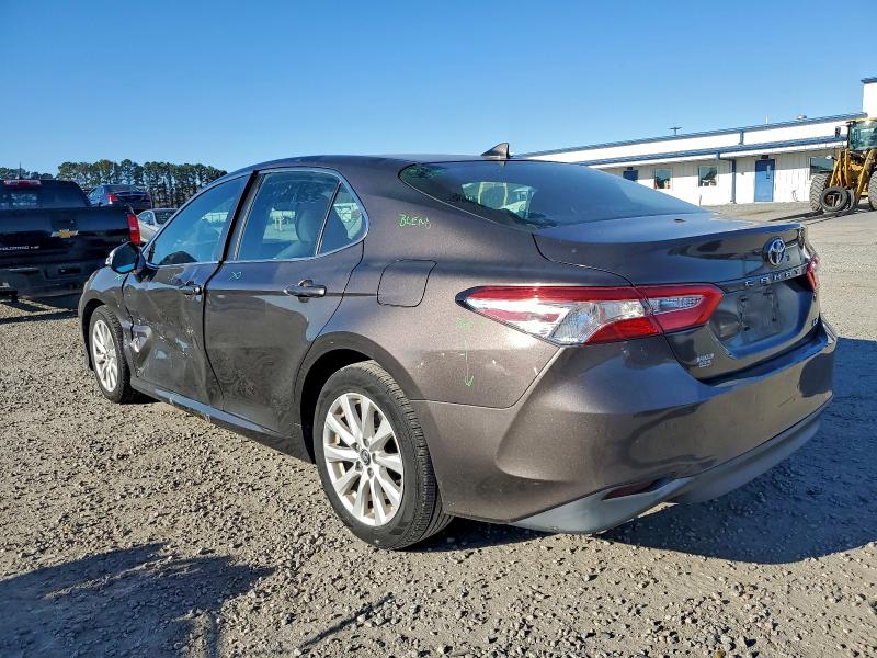 Фото 2 - TOYOTA CAMRY