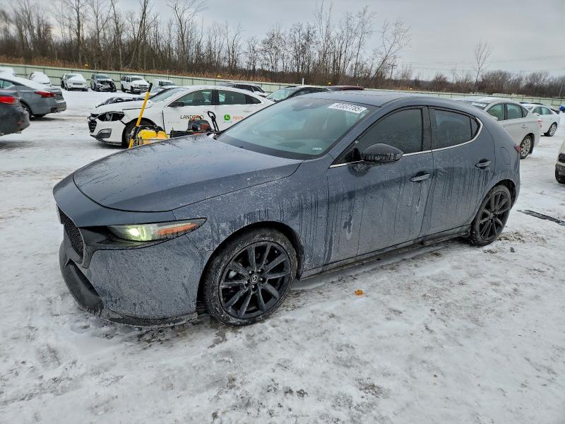 Фото 1 - MAZDA 3