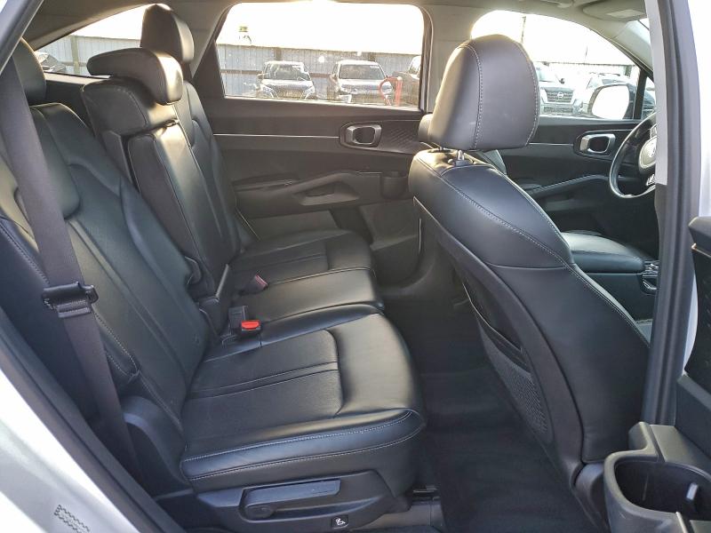 Фото 11 - KIA SORENTO