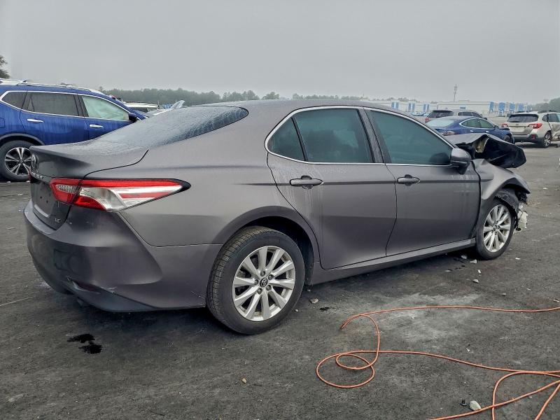 Фото 3 - TOYOTA CAMRY