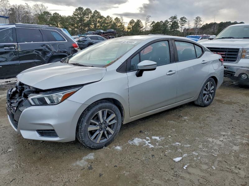 Фото 1 - NISSAN VERSA