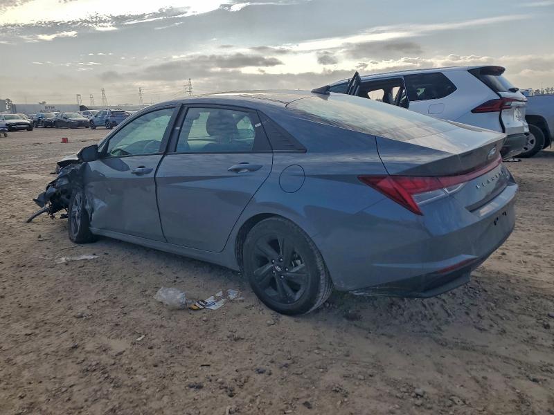 Фото 2 - HYUNDAI ELANTRA