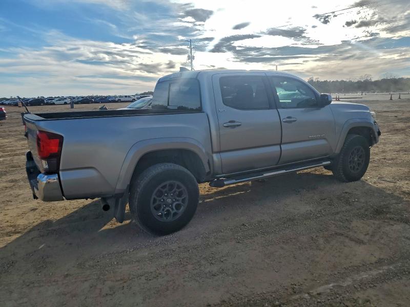 Фото 3 - TOYOTA TACOMA