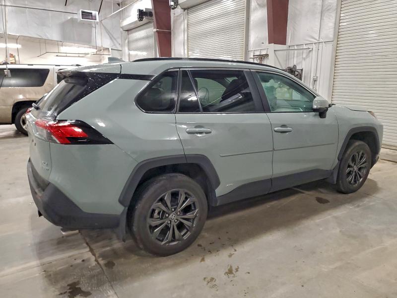 Фото 3 - TOYOTA RAV4