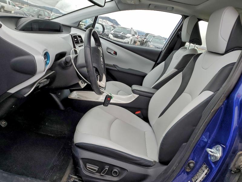 Фото 7 - TOYOTA PRIUS