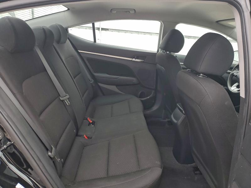 Фото 10 - HYUNDAI ELANTRA