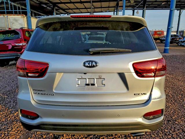 Фото 6 - KIA SORENTO