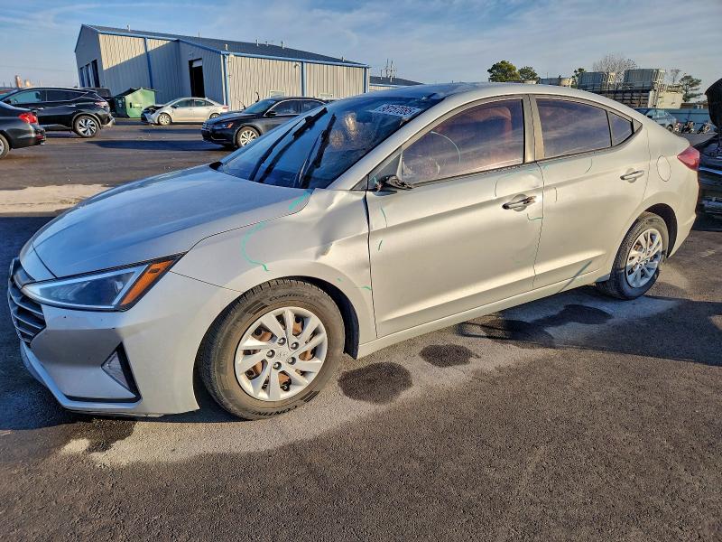 Фото 1 - HYUNDAI ELANTRA