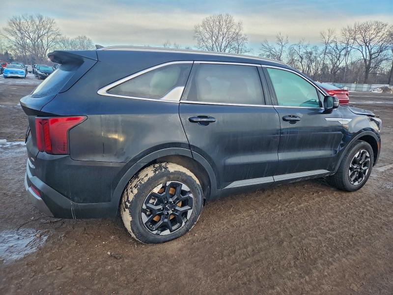 Фото 3 - KIA SORENTO