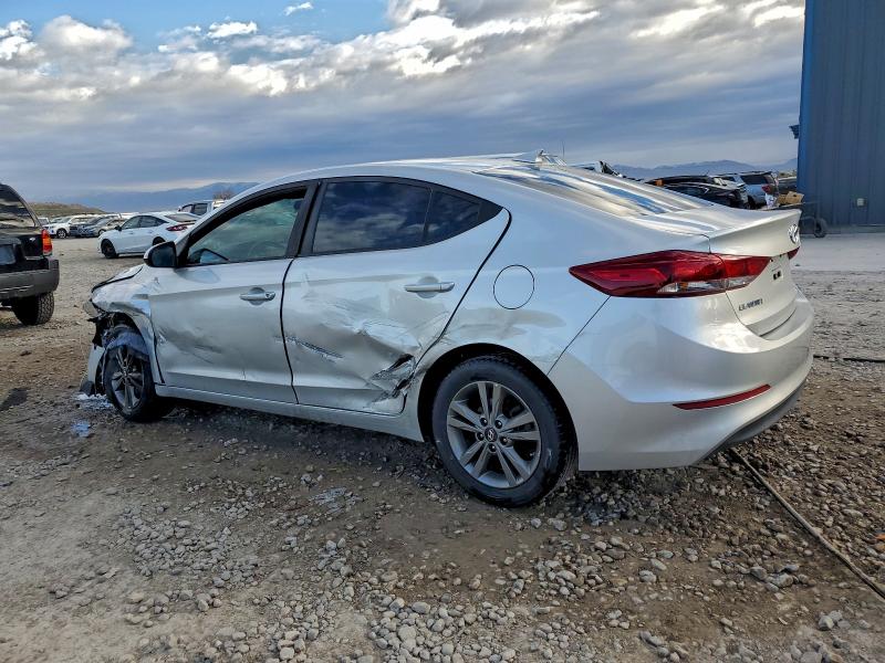 Фото 2 - HYUNDAI ELANTRA